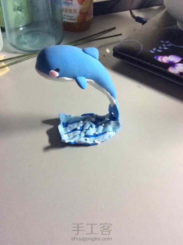 底座做得太丑了，还有就是不太像🐬