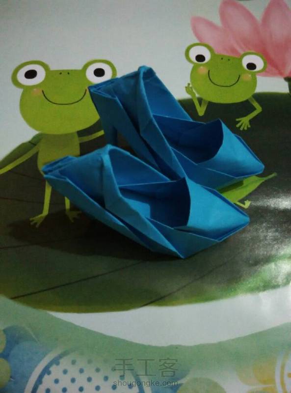 废了4好多张纸才完成的！
一双高跟鞋！ 第3张