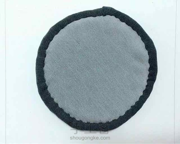 先尝试了做一个小小的杯垫，形状不是太圆😆😆 第2张