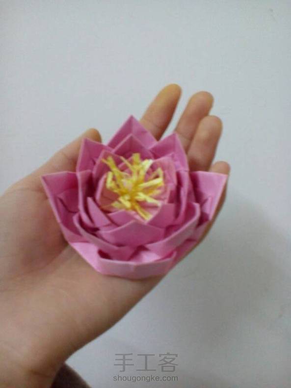 感觉有些奇怪。。但是很喜欢呢。毕竟这些不同大小的纸是自己一张张量好剪出来的。。