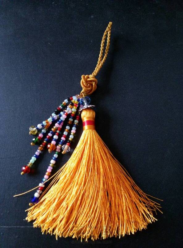 终于学会这个仰慕已久的曼陀罗啦！😂😂😂好激动！虽然花型还不圆润也不怎么好看，缠线也没缠好，但我真的好喜欢😘😚我会多练练的🌸🌸🌸
谢谢出教程的亲！🌹🌹🌹 第1张