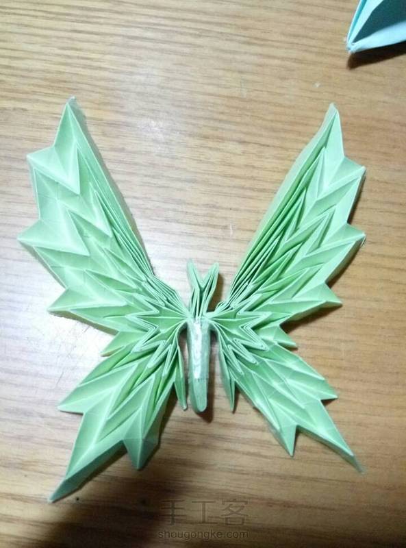 ，