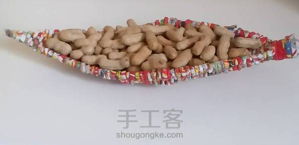 交作业，用超市宣传单编的，有几分像吧(ღˇ◡ˇღ) 第1张