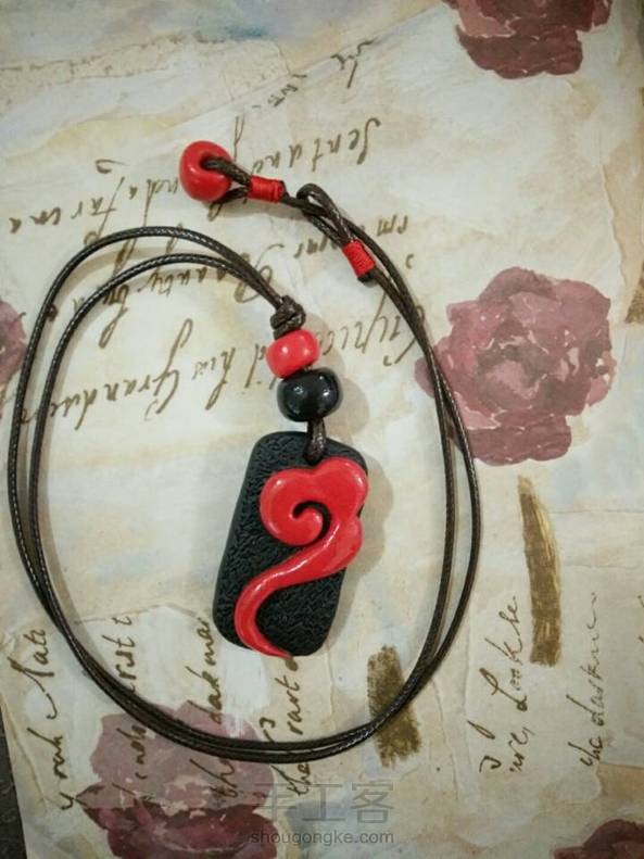 昨晚被客户定的新年第一单，纪念一下，因为听说是送给男生的，所以加了个黑色珠子显得大气些。