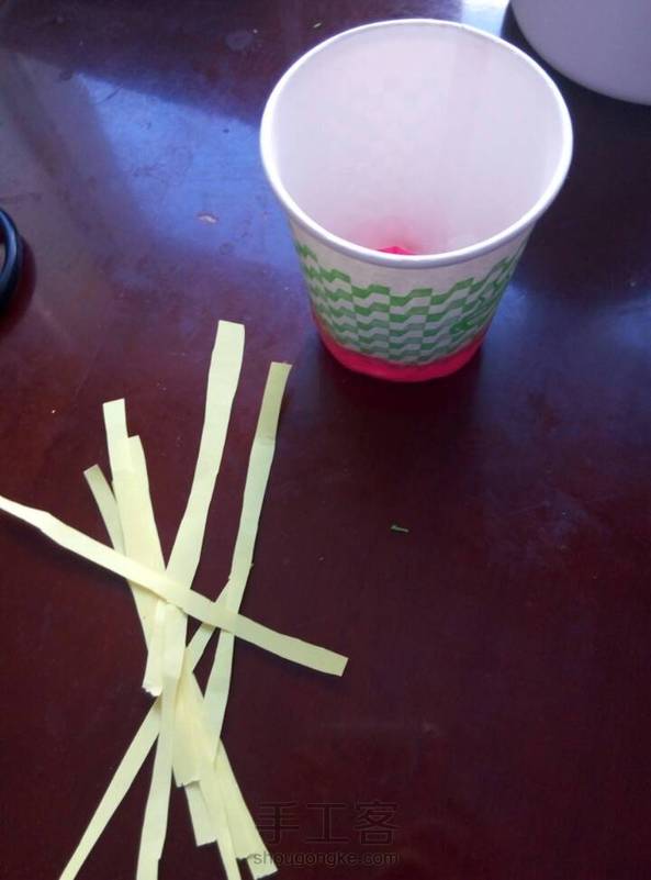 没有亮片 ，只好剪纸条😩