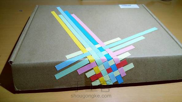 做成一个礼盒了，用多余的做了个封面