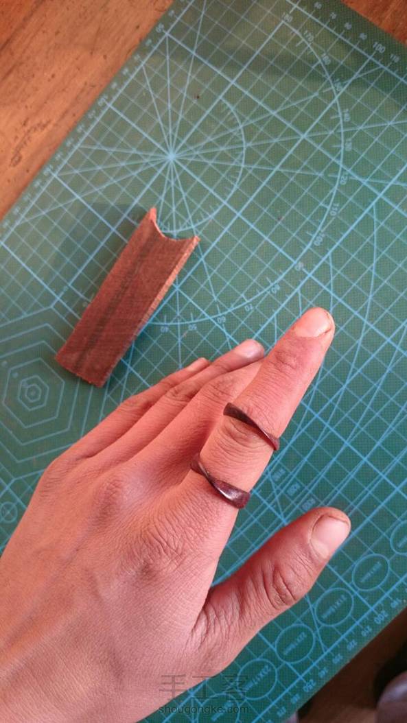 仿制作品，莫比乌斯环 第5张