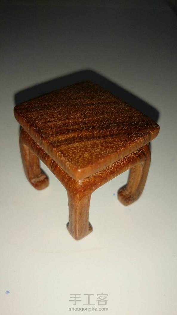 习作，叫做凳子或者边几