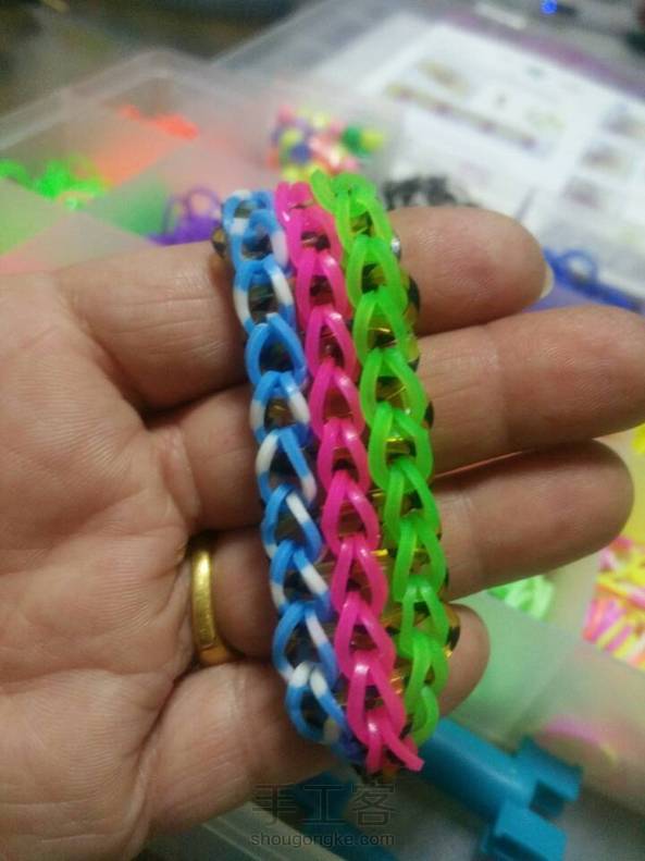 最后套五至六个的话，有点小。小宝贝儿是可以的。