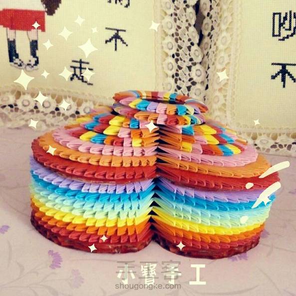 過了“黑色星期三”才能夠安心的做手工( ￣ ▽￣)o╭╯☆#╰( ￣﹏￣)╯第一次做“三角插”作品，感覺還是不錯噠，就是前期準備工作要好久～我的桌面又多了位“新朋友”啦，好開心 第2张