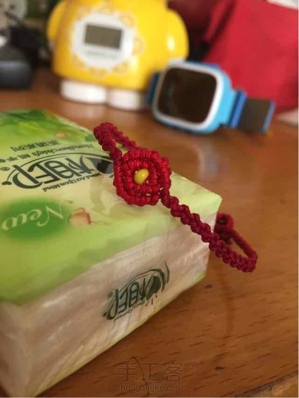 防老师的，算是成功的一个吧！只是自己只有红色的线，将就下了！谢谢表姐送的珠珠！