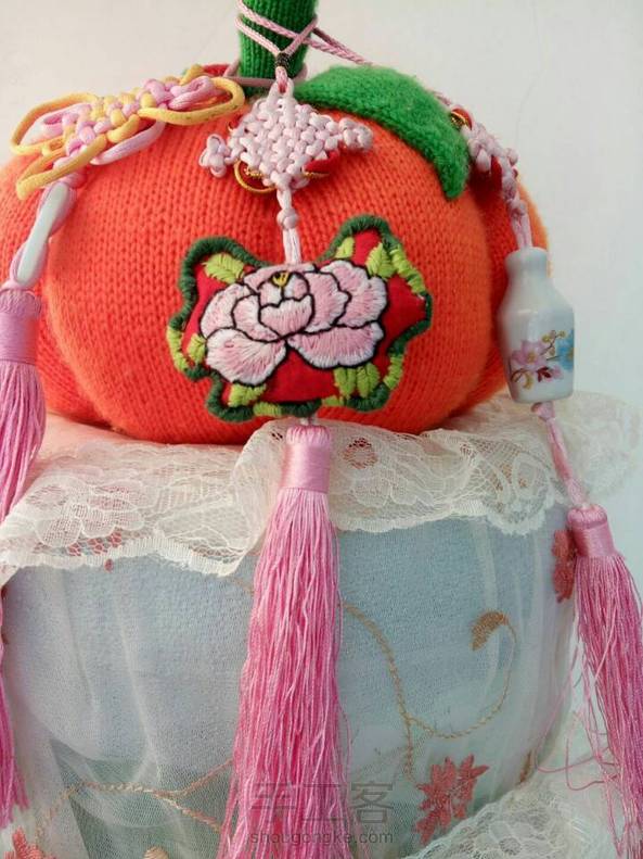 在这里面学绣的小荷包。