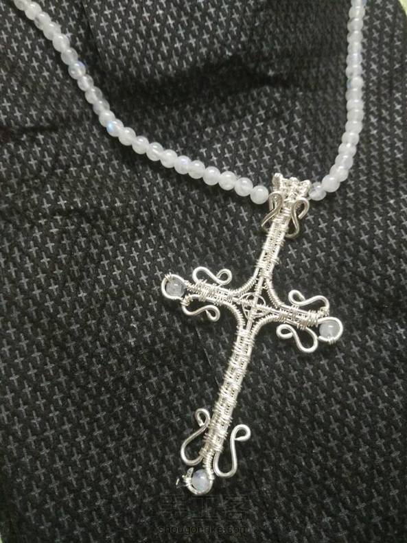 一个仿的十字架，做完总觉得哪里怪怪的……原谅我并不会拍照也看的p图……