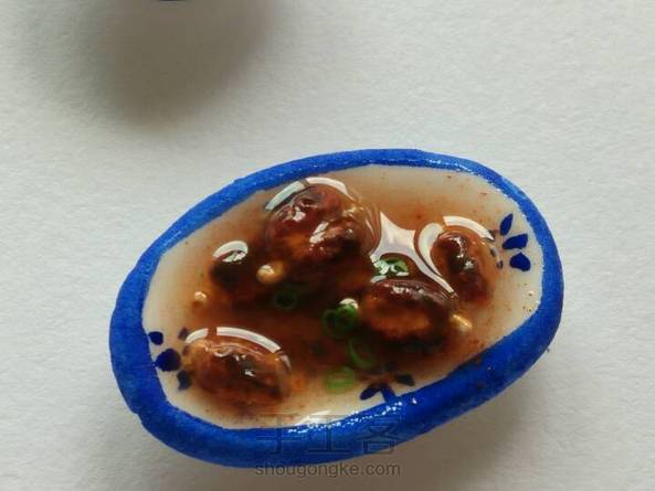 准备开始用素材土做盘子神马的了，滴胶没调好，太深了。。。排骨都看不见了。 第5张