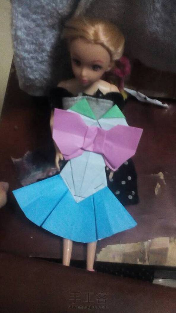 好可爱的美少女套装，我已经尽力了！第五张图片，是因为我折太大了，连娃娃都可以穿！！！

这种折纸，希望大家能点赞呢！
