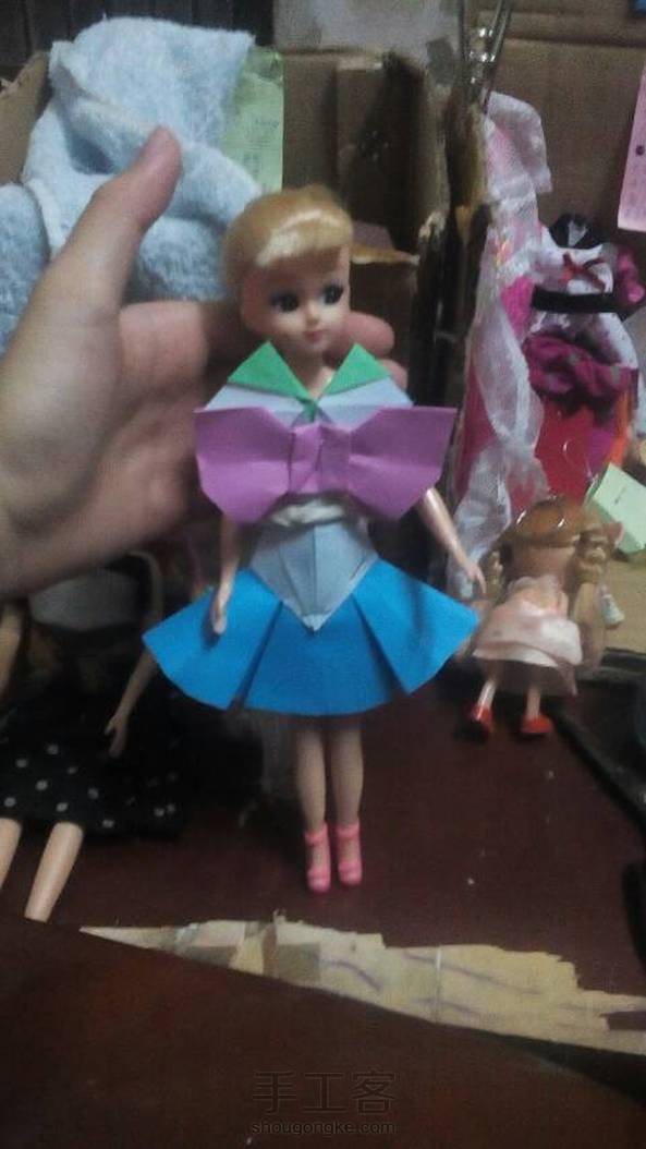 好可爱的美少女套装，我已经尽力了！第五张图片，是因为我折太大了，连娃娃都可以穿！！！

这种折纸，希望大家能点赞呢！ 第3张