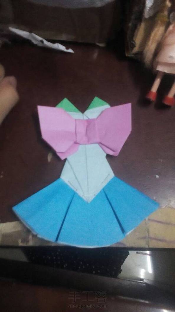 好可爱的美少女套装，我已经尽力了！第五张图片，是因为我折太大了，连娃娃都可以穿！！！

这种折纸，希望大家能点赞呢！ 第8张