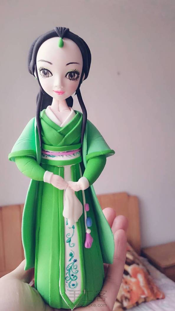 发际线做的太高，手乱七八糟，懒癌晚期，好多步骤省略了，将就看。第二个娃比第一个进步是不是很明显呢？