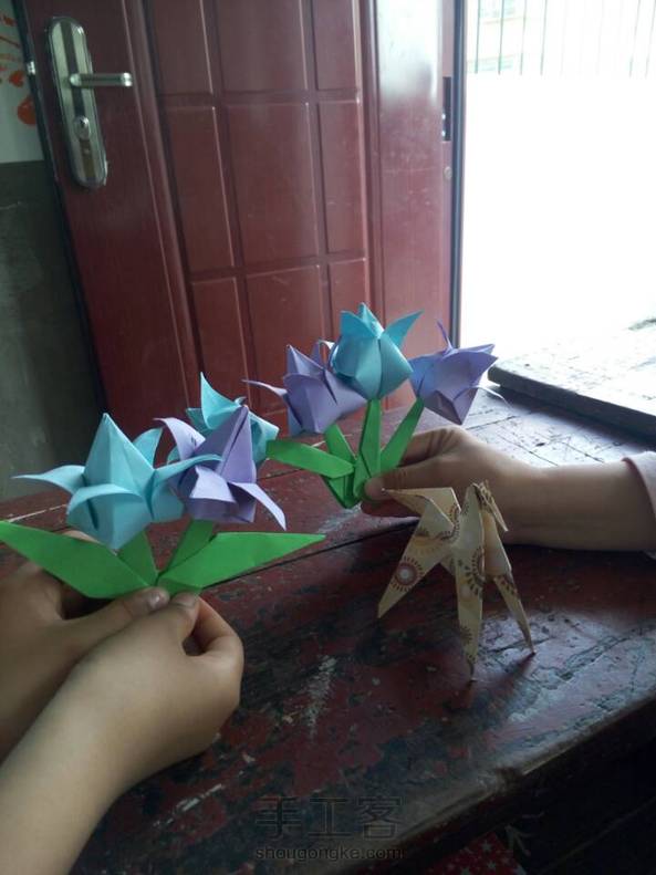 手工课上学生的作品。