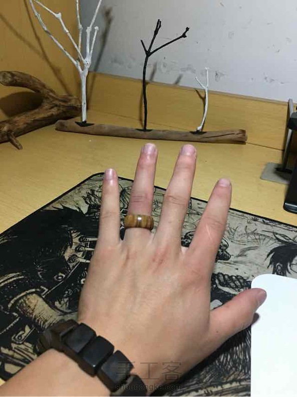 今天又手痒给自己做了个加宽的男款绿檀戒😳

晚安· 第7张