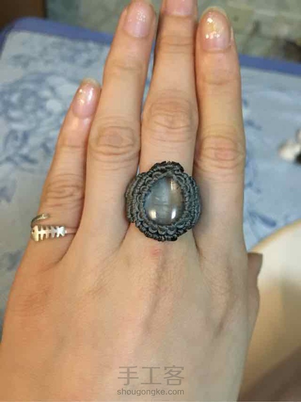 拼接部分没处理好 戒指别有一番风味