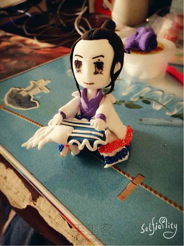 做不出原作，只能改一下，求问作者眼镜绘画方法
