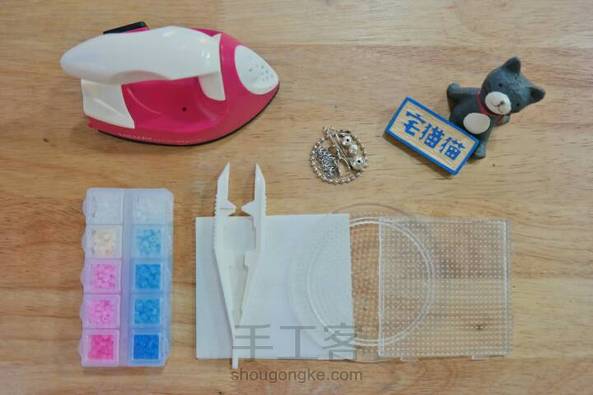 【宅猫猫·像素拼豆系列·捕梦网】夜空充满了各种梦，甜蜜的美梦正悄悄穿过捕梦网来到你的梦中，而混沌迷糊的噩梦，它们迷失了方向困在原地，直到清晨，凝结成一颗颗露珠～教程已分享～ 第6张