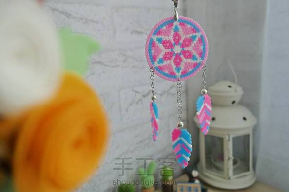 【宅猫猫·像素拼豆系列·捕梦网】夜空充满了各种梦，甜蜜的美梦正悄悄穿过捕梦网来到你的梦中，而混沌迷糊的噩梦，它们迷失了方向困在原地，直到清晨，凝结成一颗颗露珠～教程已分享～ 第8张