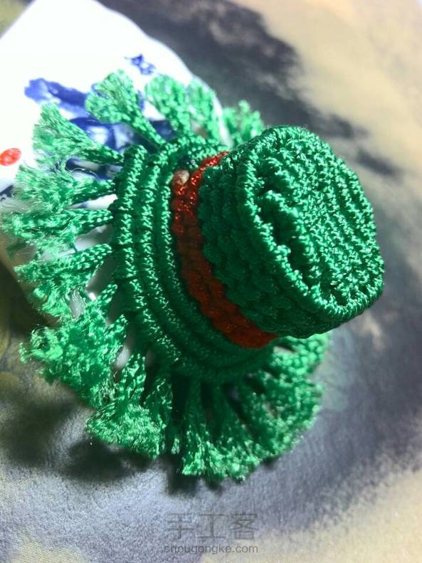 我为什么要编一个绿帽子，还配红色~W_W~