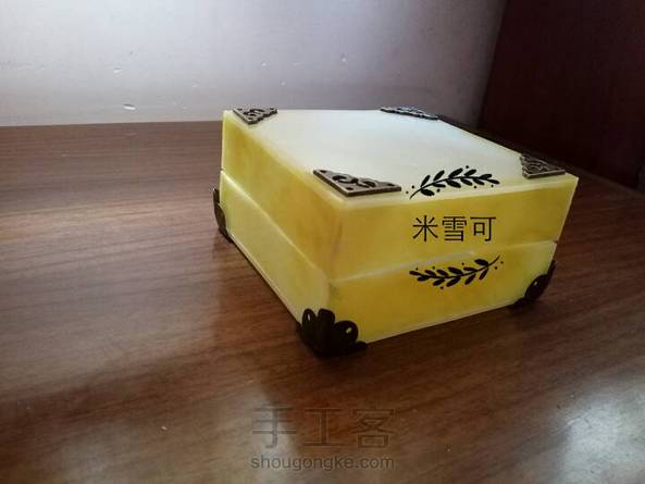 《滴胶古风盒》第二波作品来袭~
      感觉有点怪怪的，是不是颜色搭配不对？
