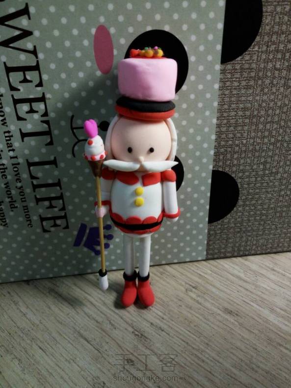 #粘土
最近忙着背书考试，都没有时间玩土了≥﹏≤行李箱也被好多手工材料霸占了，我在考虑怎么把粘土也带回家
不能浪费暑假大把的时间是吧๑乛v乛๑嘿嘿