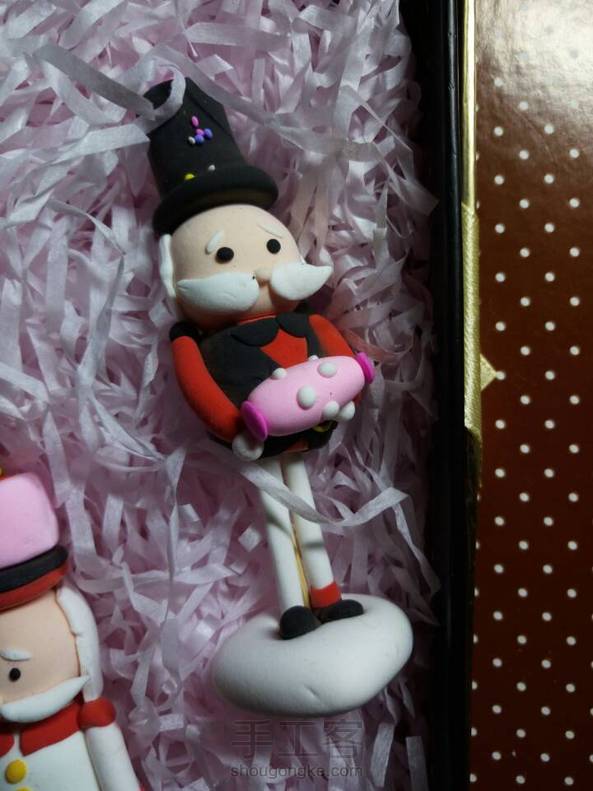 #粘土
最近忙着背书考试，都没有时间玩土了≥﹏≤行李箱也被好多手工材料霸占了，我在考虑怎么把粘土也带回家
不能浪费暑假大把的时间是吧๑乛v乛๑嘿嘿 第4张