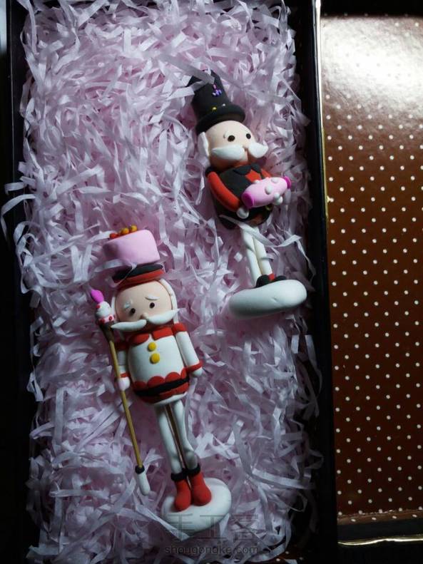 #粘土
最近忙着背书考试，都没有时间玩土了≥﹏≤行李箱也被好多手工材料霸占了，我在考虑怎么把粘土也带回家
不能浪费暑假大把的时间是吧๑乛v乛๑嘿嘿 第5张