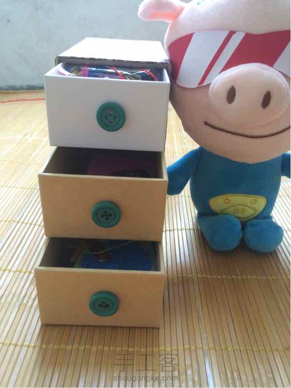 用扣子做拉手挺方便的 第1张