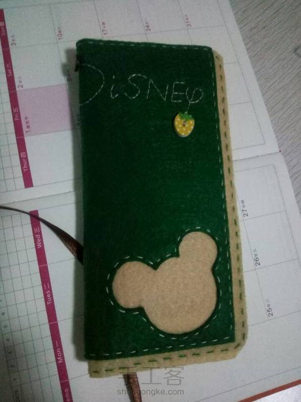 趁着宝宝睡午觉该写论文的时间，却拿来做手工了，菠菜吃多了，脑子生锈了，写不出来，只好做点不动脑子的，无奈……