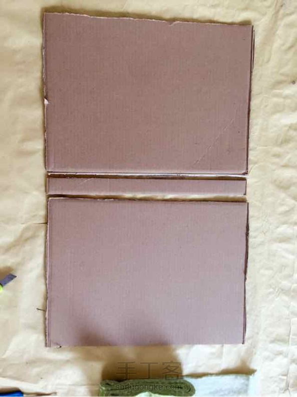 自制牛皮纸本子，使用的材料主要是牛皮纸、纸箱📦、布料，🌸布料可以用壁纸或者包装纸代替。🌺做了教程～希望有喜欢的 第8张