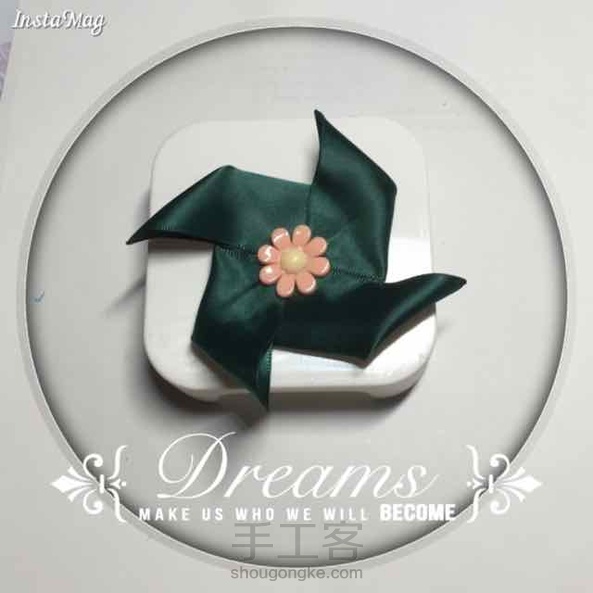 小风车头饰哦，这是试验品，所以颜色差了点儿，不适合小盆友，换成漂亮颜色就美美的啦！