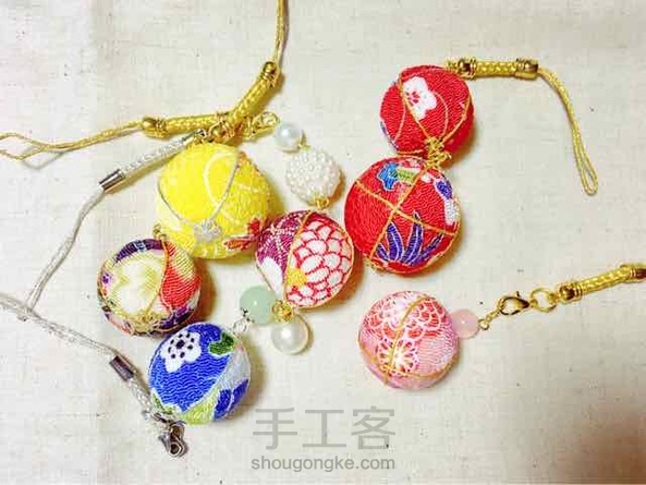 彩虹糖----和风裹球小挂件，炒鸡简单，一晚上可以做一大串哦（教程随附） 第1张