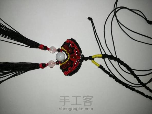 珠子和绳子有限制(>_
