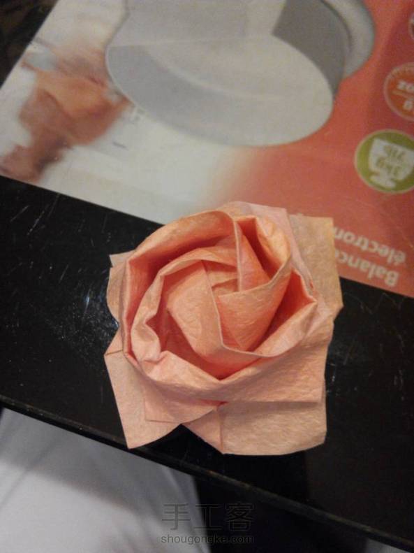 我竟然成功了，终于做出了好看的纸玫瑰
