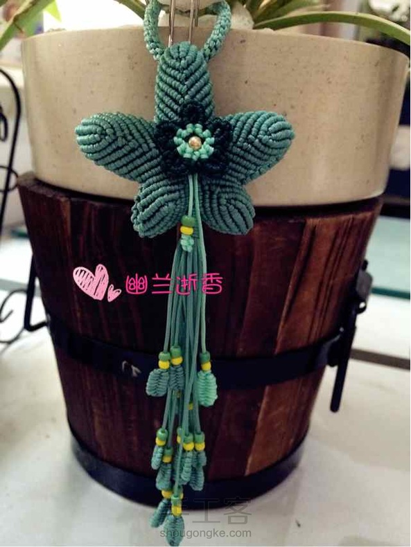 在某宝上看到的，觉得好漂漂，就编了一个，顺便拍了过程哟！