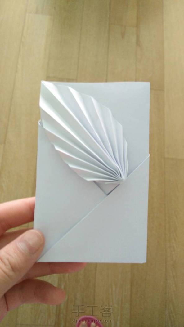 真好看，可惜不能装东西