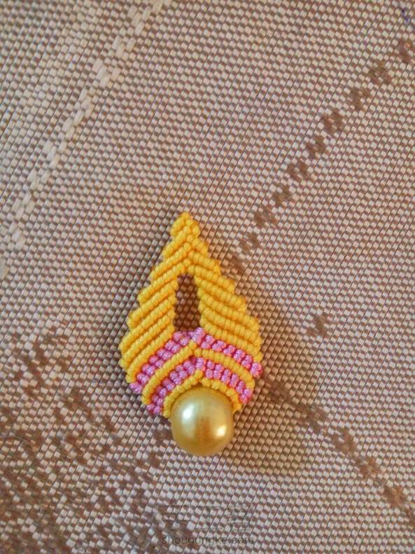 感谢分享，很漂亮呢，不过我总觉得自己编的好像有一点点歪了，不知道是不是错觉