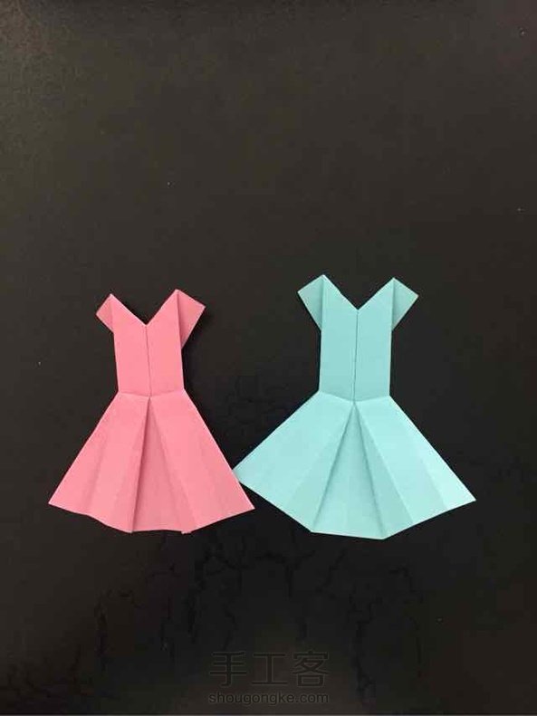 今年夏天还没怎么穿裙纸，就已经到秋天了。