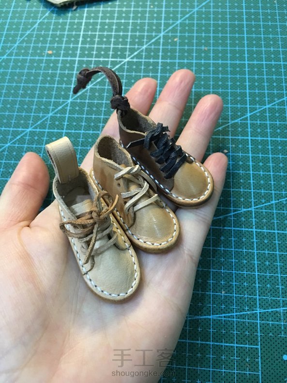 充分利用皮革边角料之:mini小鞋子挂件