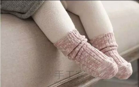 （转载）超详细钩针教程，帮宝宝织双毛线袜，温暖可爱小脚丫。