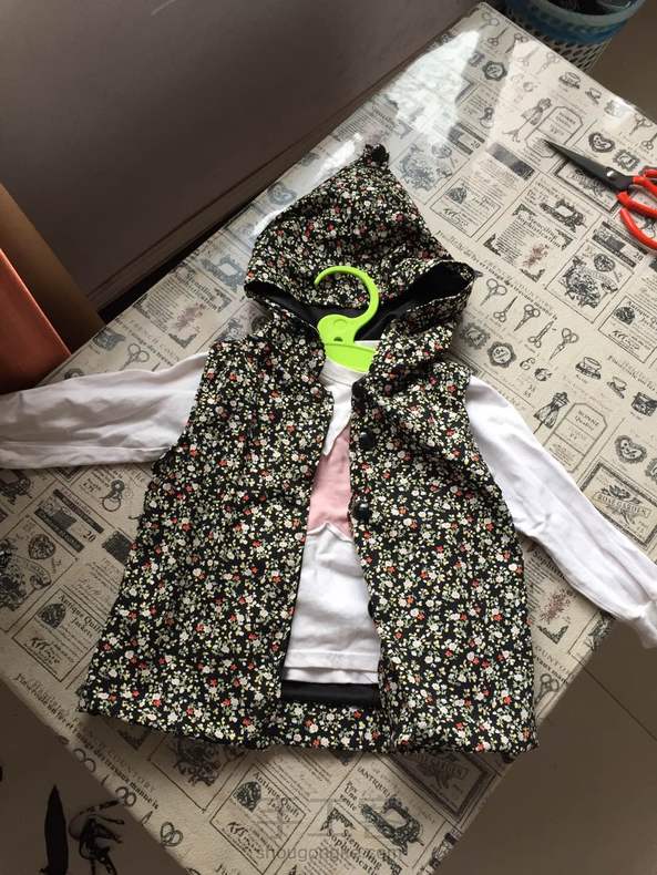 妈妈裙子改闺女马甲