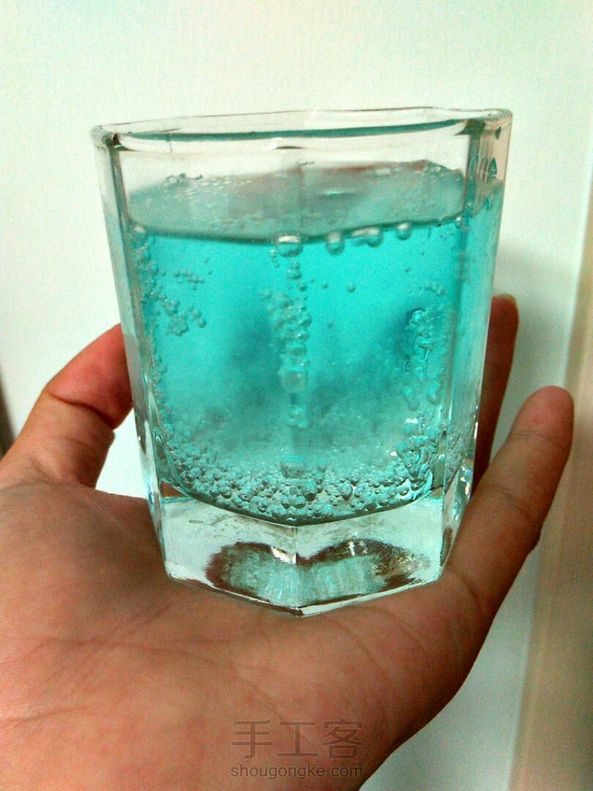 简易鸡尾酒“蓝闺蜜”