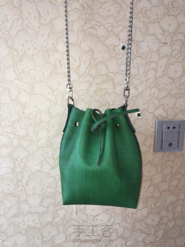绿色水桶包