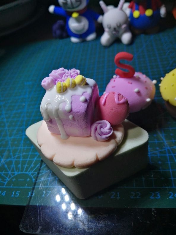 鲜花马卡龙蛋糕
